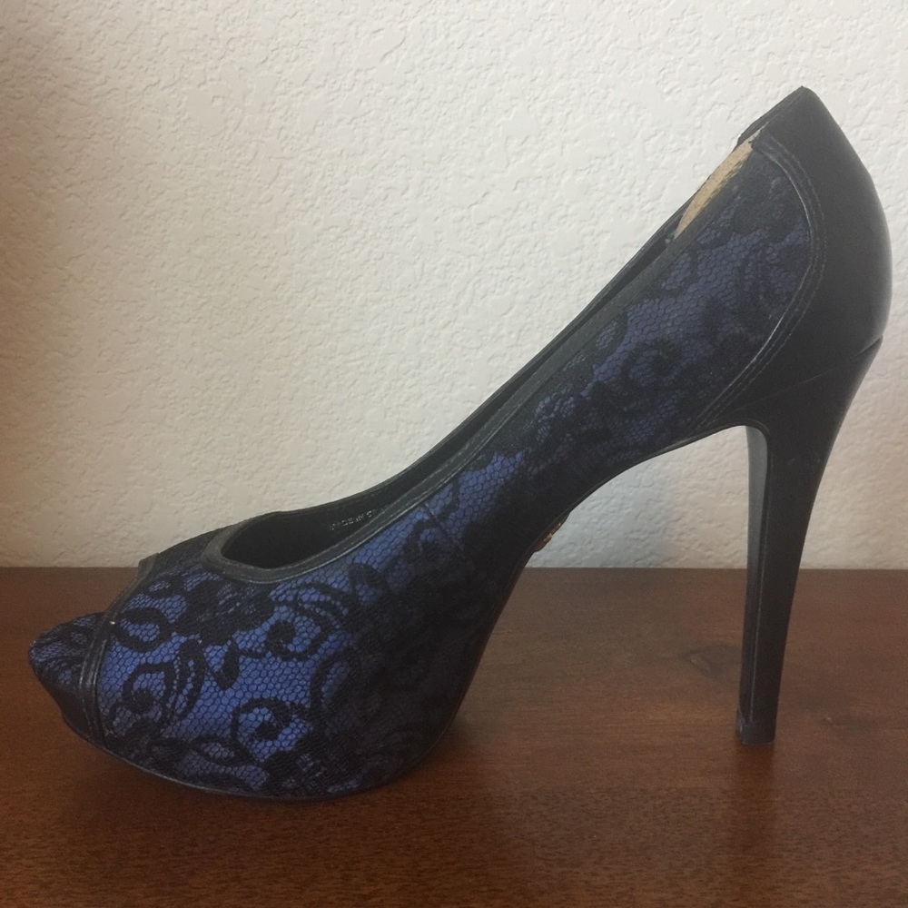 Pour La Victoire Pumps - Picture 2 of 4